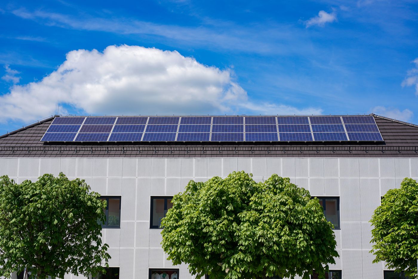 Commercial rooftop solar project in Ahilyanagar, Maharashtra